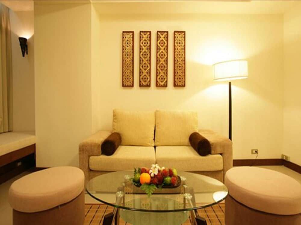 Maninarakorn Hotel Suite, 1 Double Bed 3