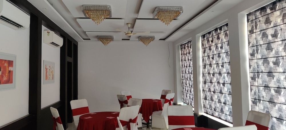 undefined Elora Lords Eco Inn Lucknow 5