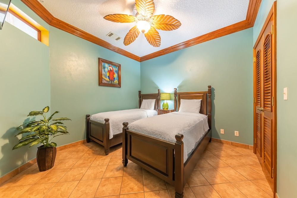 Villa, 3 Bedrooms, Pool View