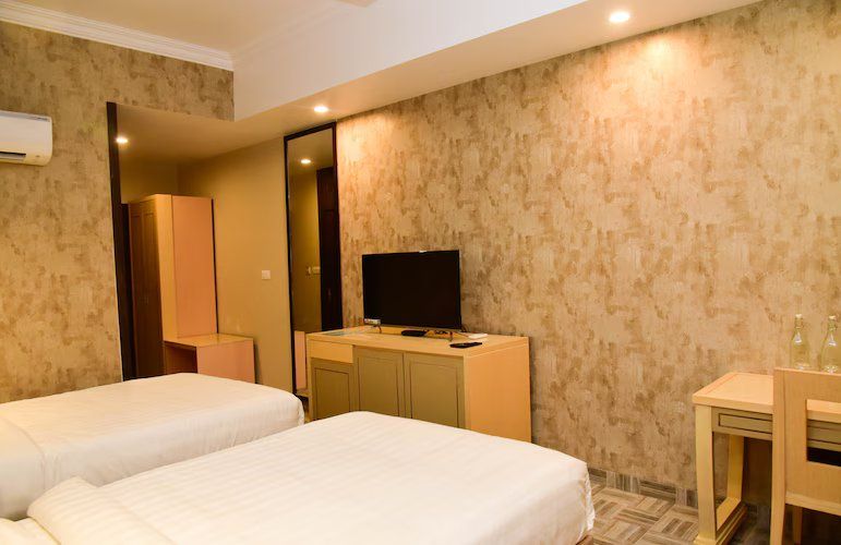 Hotel Casa Aishbagh Deluxe Twin or Double Room ( Local ID Is Not Allowed ) 10