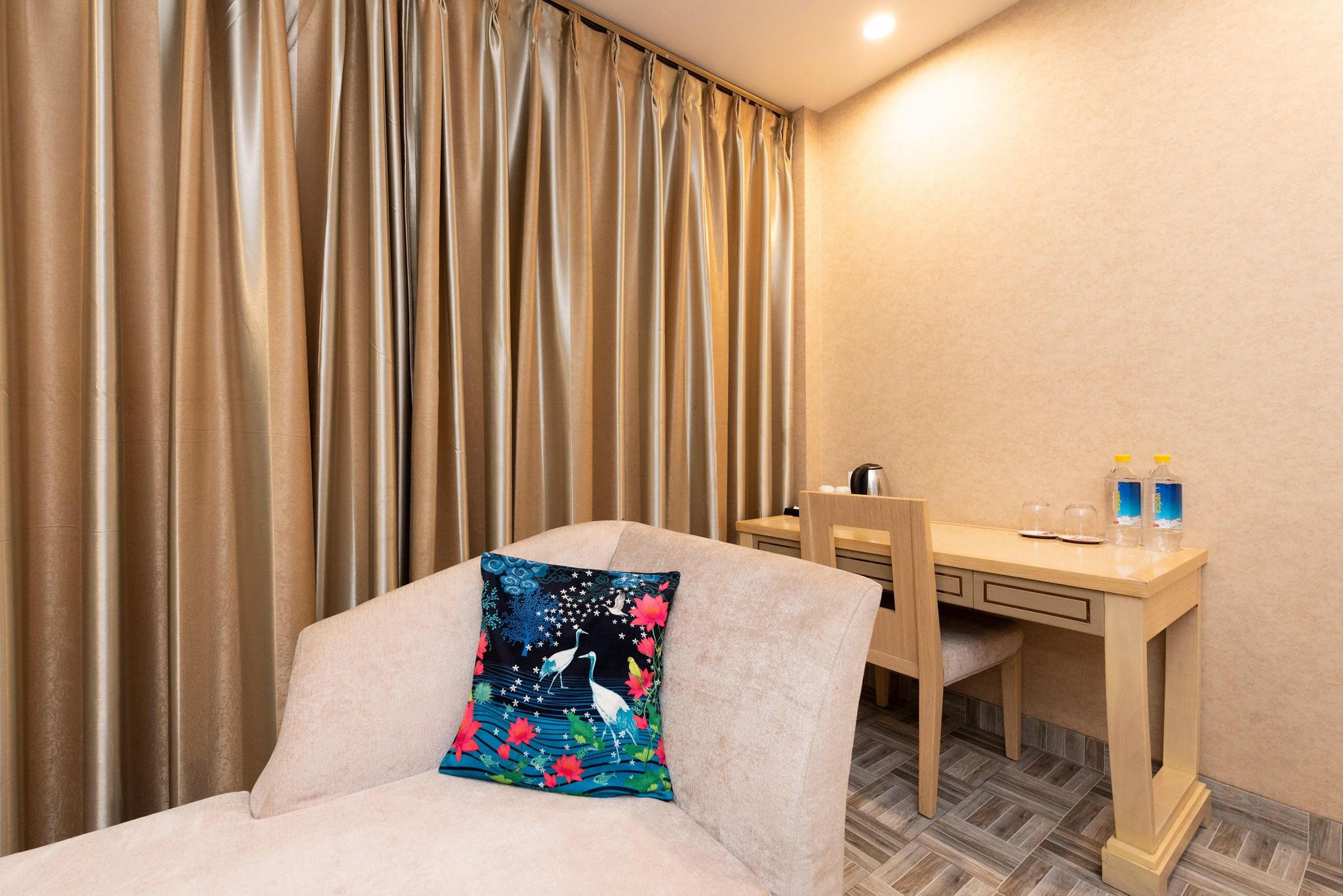 Hotel Casa Aishbagh Deluxe Twin or Double Room ( Local ID Is Not Allowed ) 9