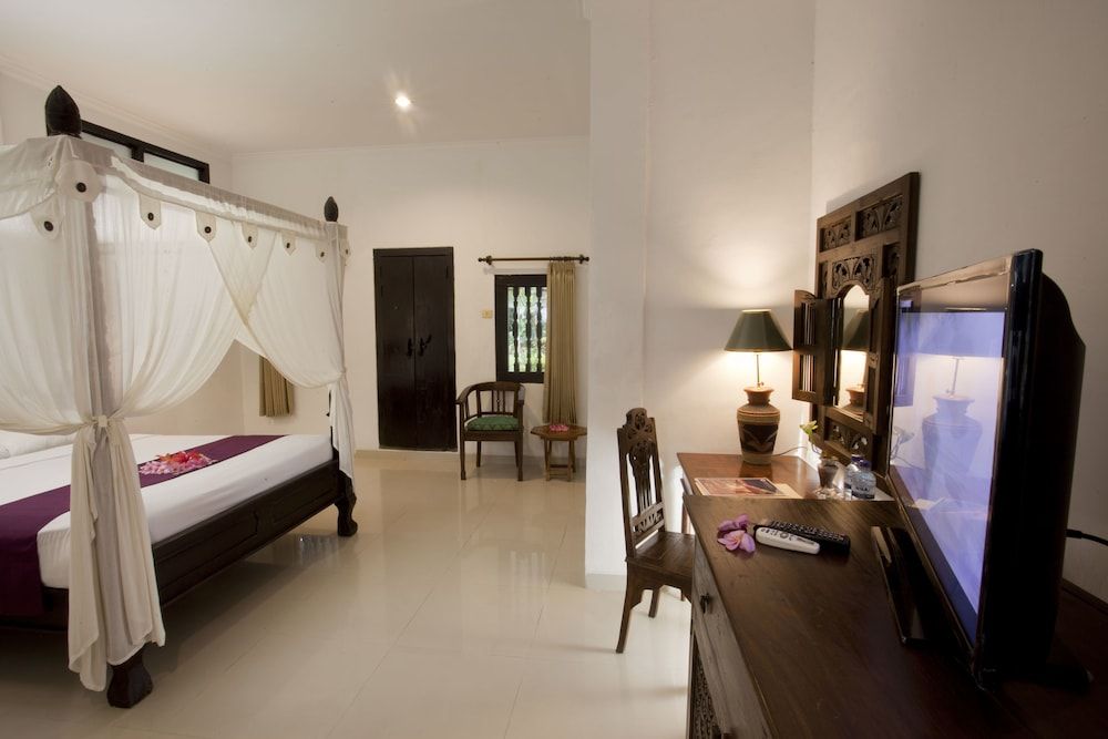 Puri Saron Senggigi Hotel Standard Bungalow 6