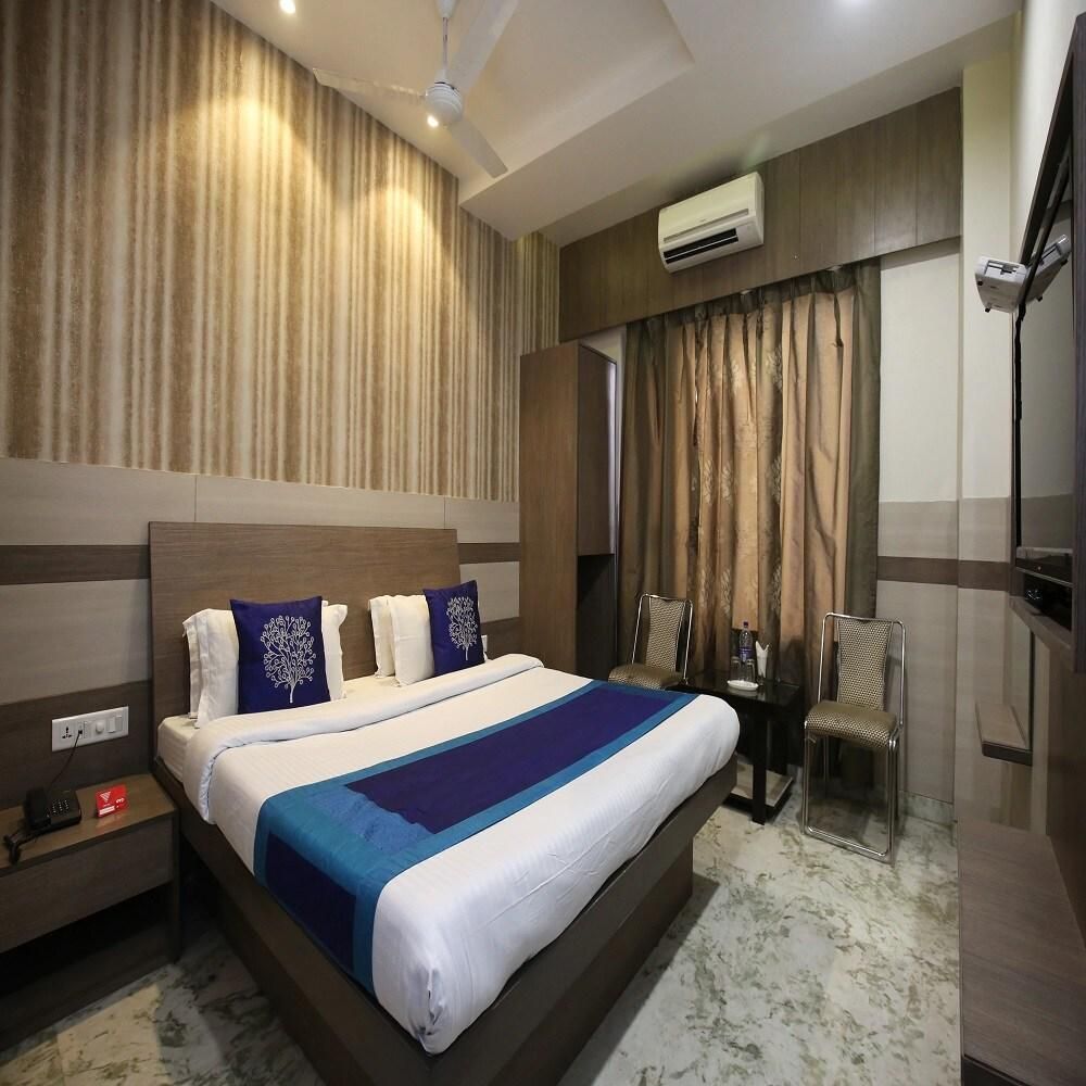 undefined Neelkhant Hotel 5