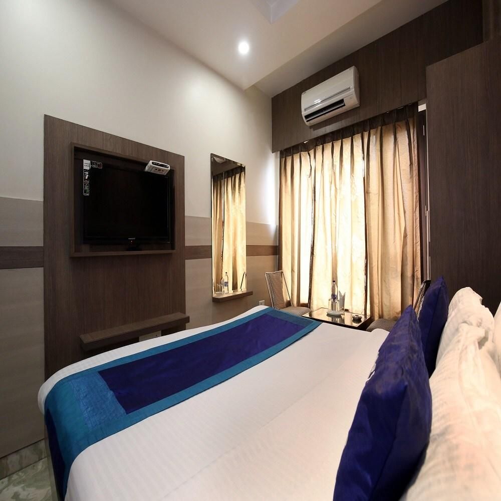 undefined Neelkhant Hotel 7