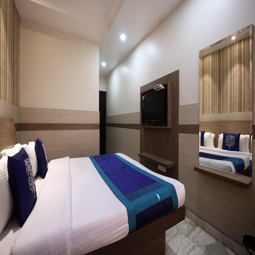 undefined Neelkhant Hotel 6