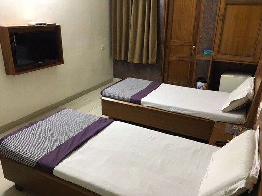 undefined Bambi Hotel 5