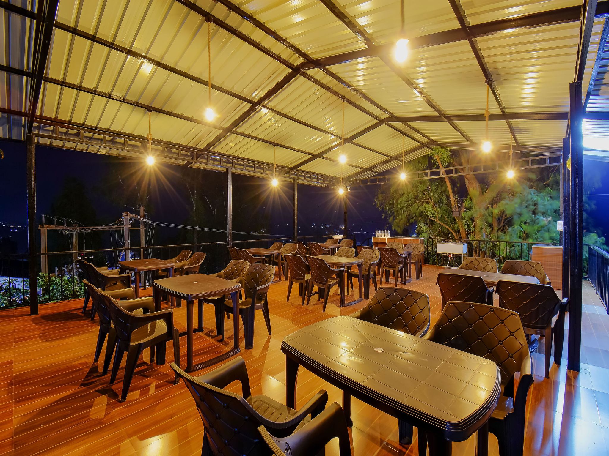 Food & Dining