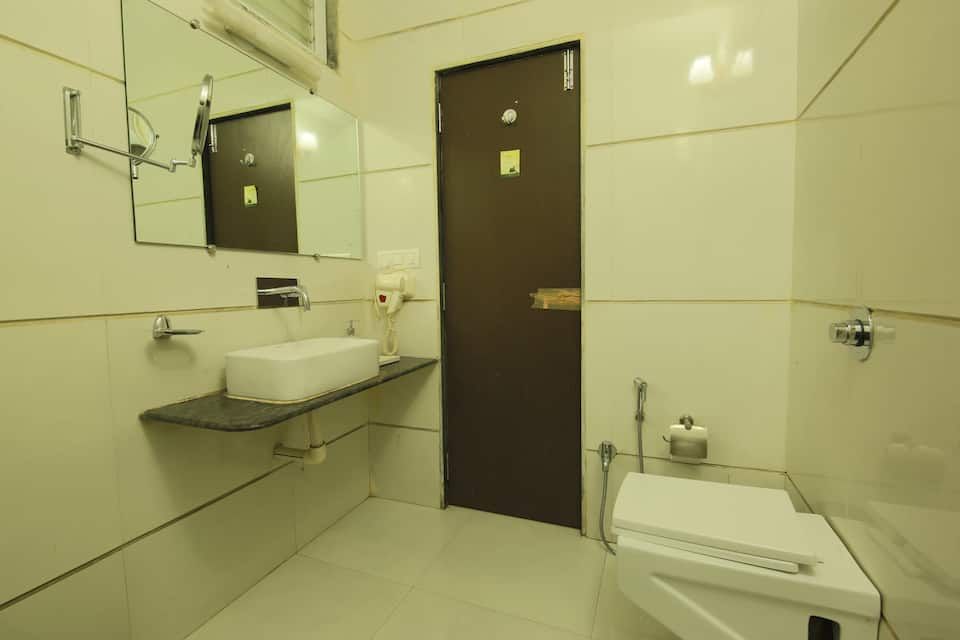 Aqua Suite (Private Swimming Pool)