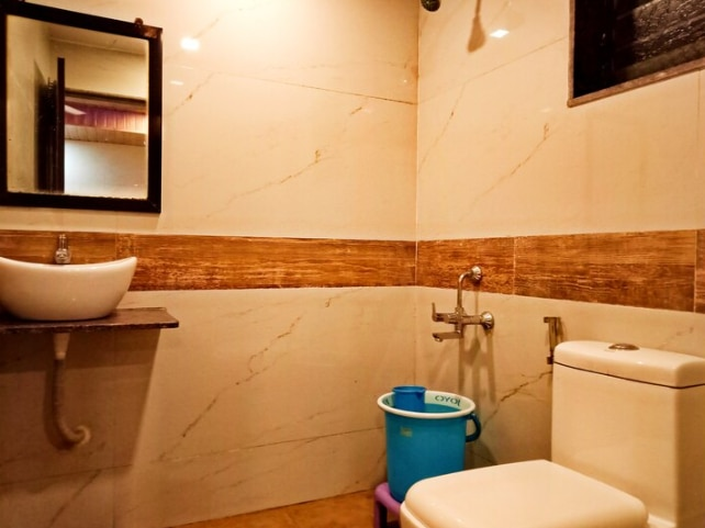 Hotel President Super Deluxe Non AC Room 8