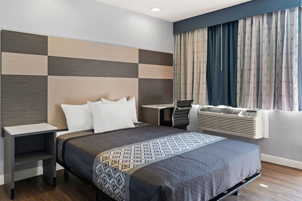 Bay Breeze Inn Standard Room, 1 Queen Bed 2