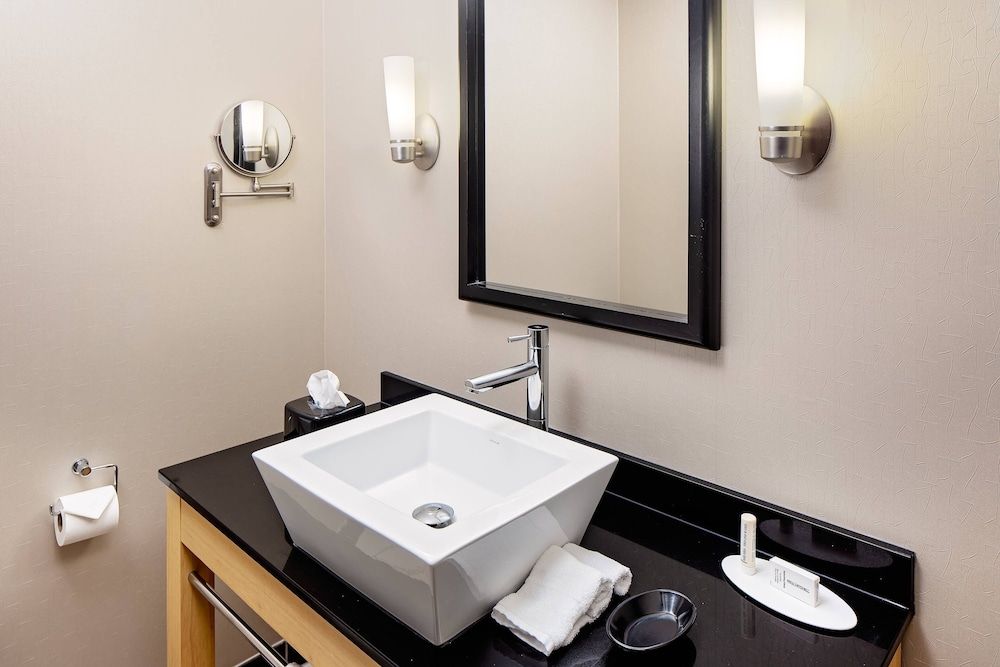 Suite, 1 Bedroom, Non Smoking (Mobility Accessible, Tub)