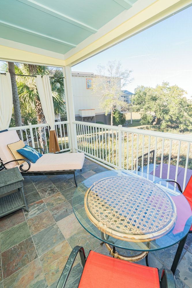 Water's Edge Inn - Adults Only Room 10