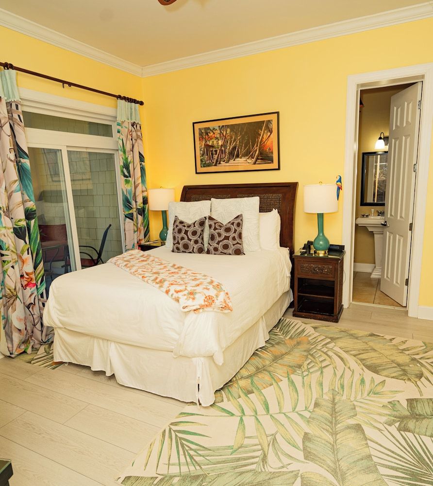 Water's Edge Inn - Adults Only Room