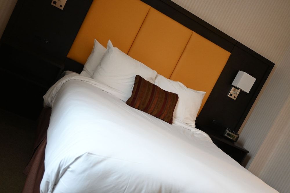 The Gananoque Inn Room, 1 Queen Bed 4