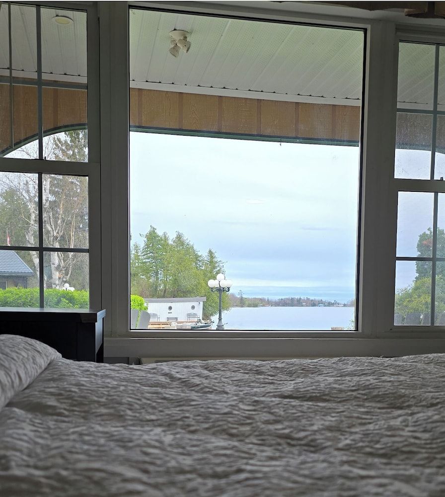 The Gananoque Inn Exclusive Room