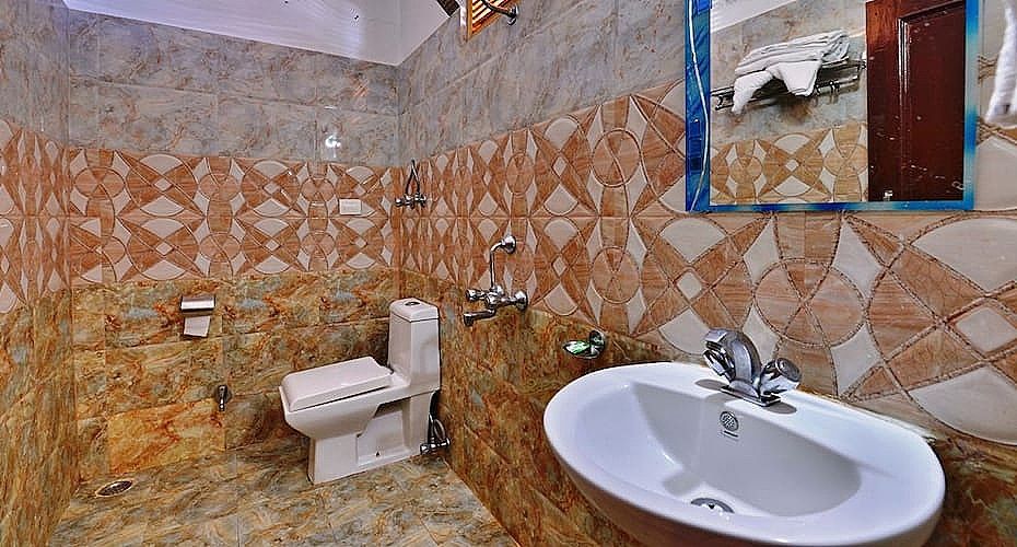 Hotel Vikrant Inn @ Mall Road 100 Meters Walk