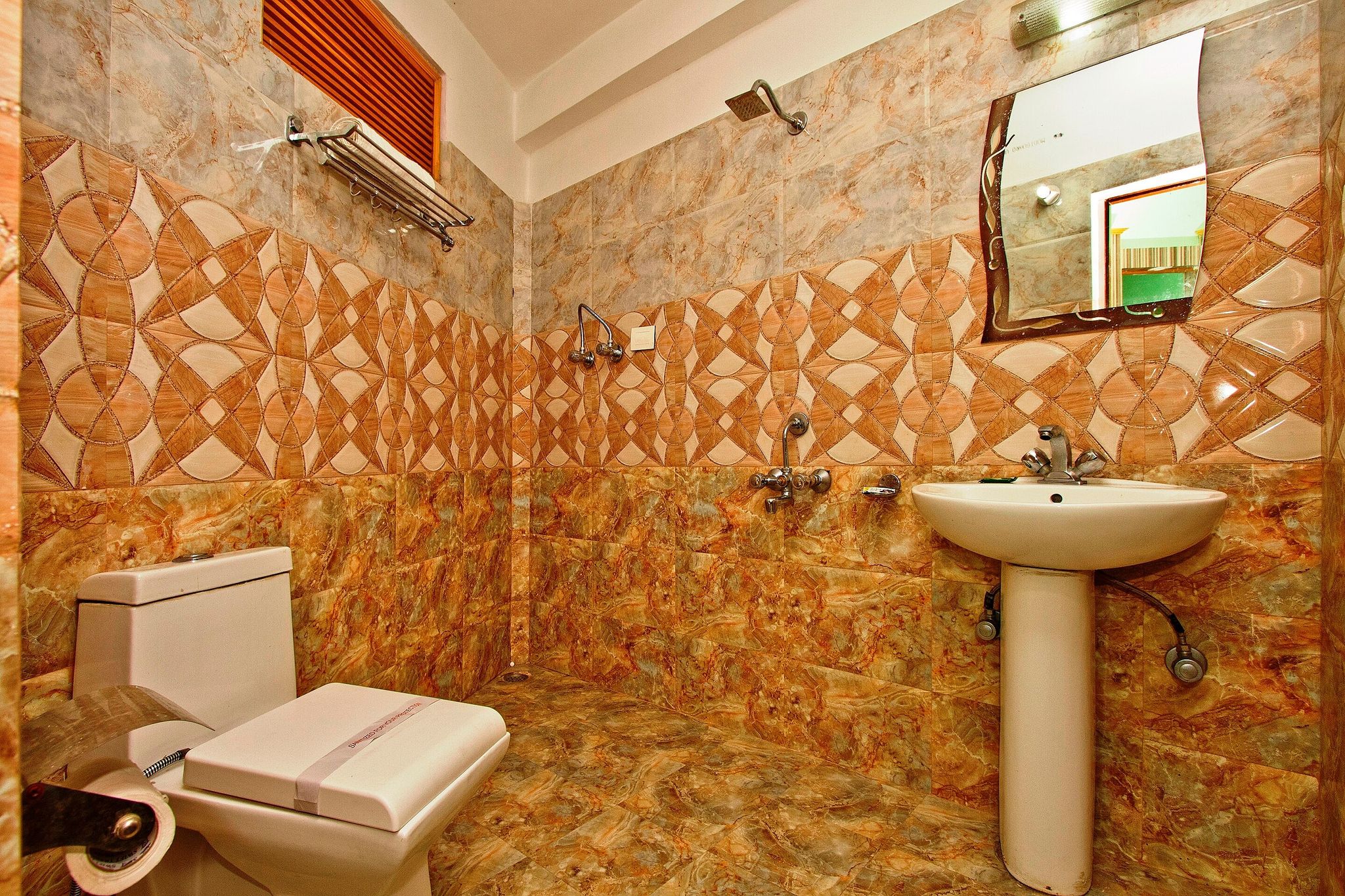 Hotel Vikrant Inn @ Mall Road 100 Meters Walk