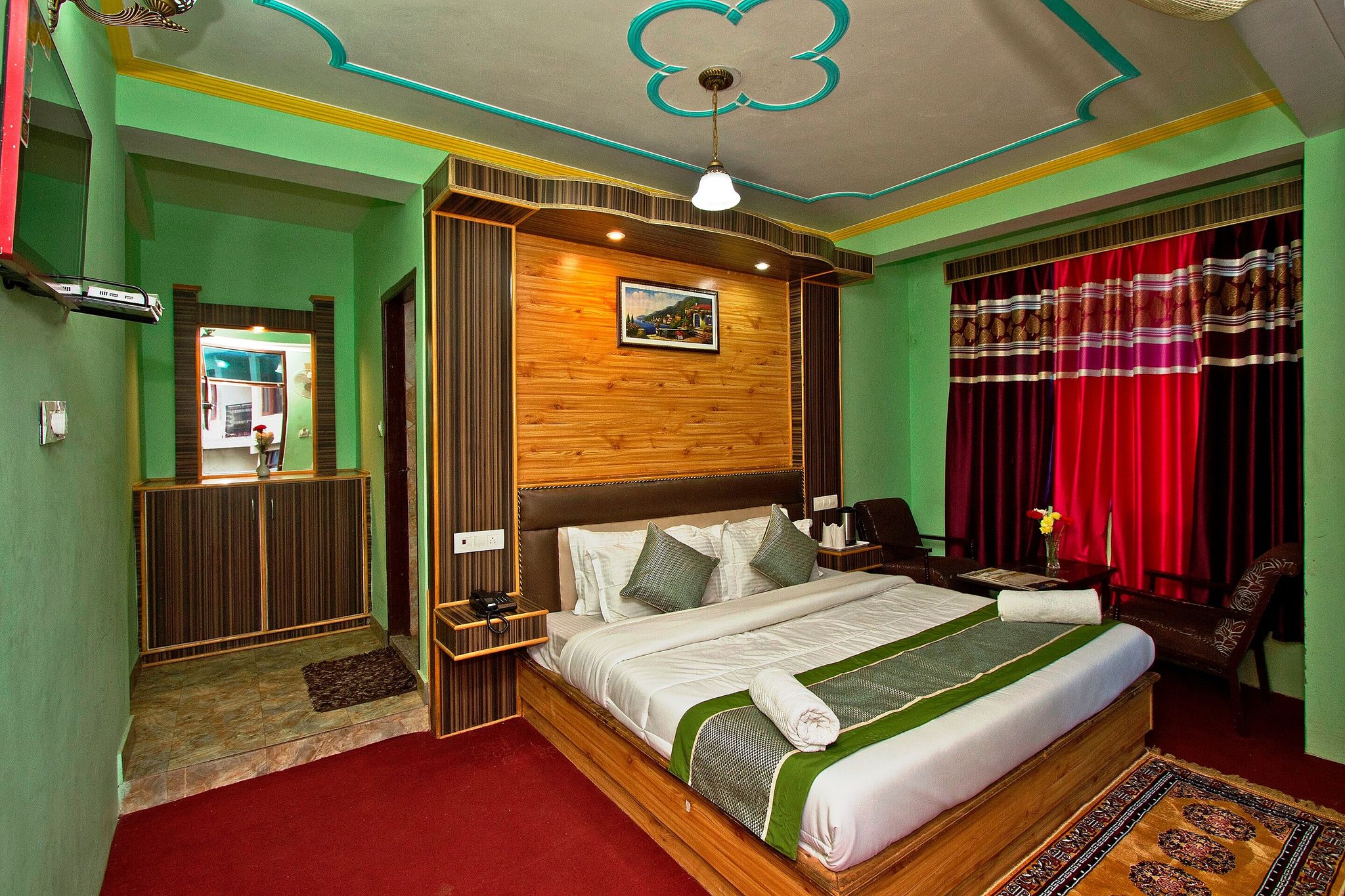 Hotel Vikrant Inn @ Mall Road 100 Meters Walk