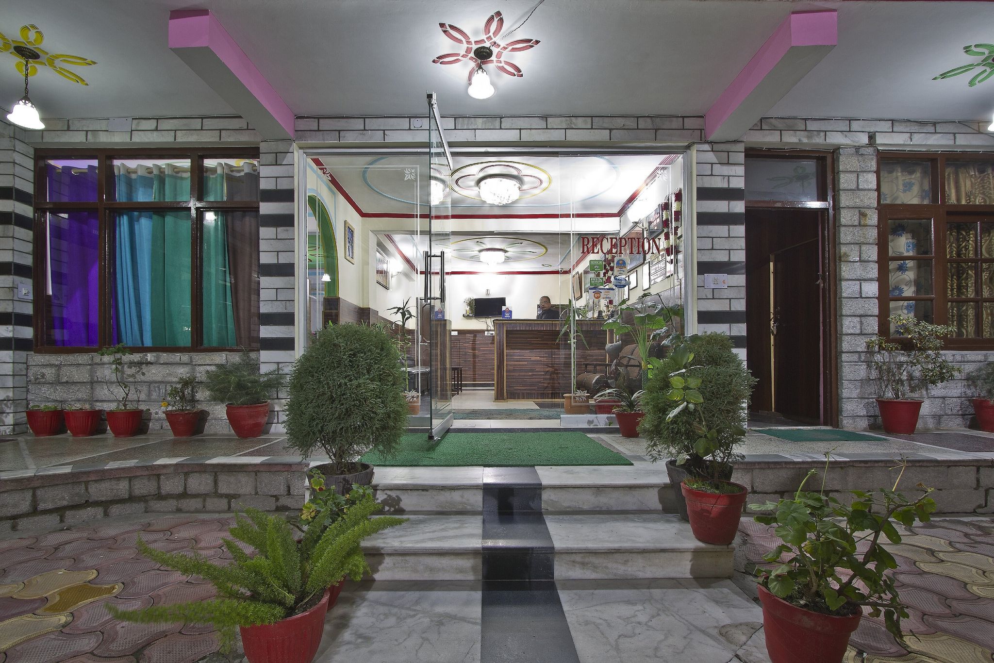 Hotel Vikrant Inn @ Mall Road 100 Meters Walk
