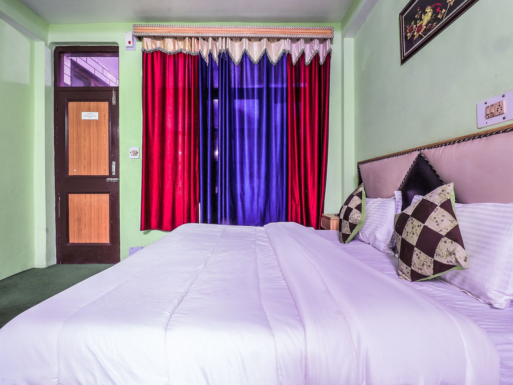 Hotel Vikrant Inn @ Mall Road 100 Meters Walk