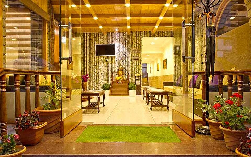 Holiday Heaven -Pure veg Hotel Walking to Mall Road