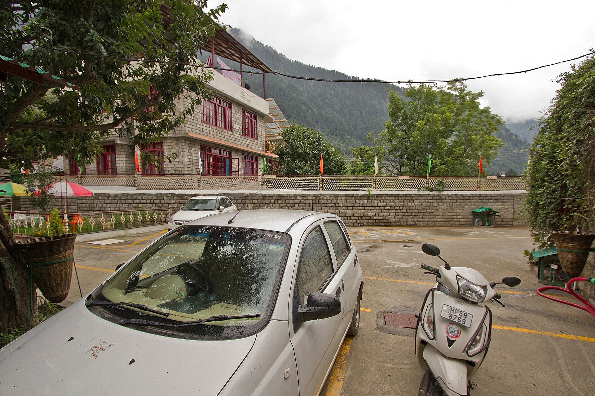 Holiday Heaven -Pure veg Hotel Walking to Mall Road