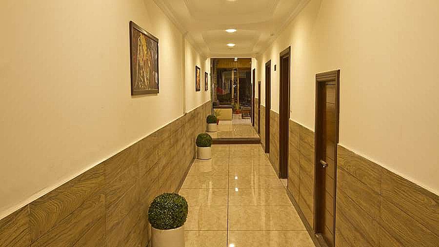 Holiday Heaven -Pure veg Hotel Walking to Mall Road