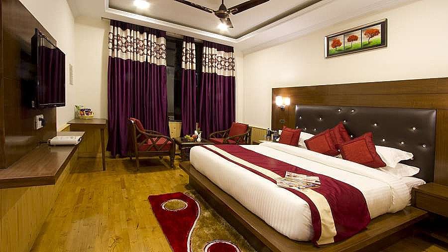 Holiday Heaven -Pure veg Hotel Walking to Mall Road