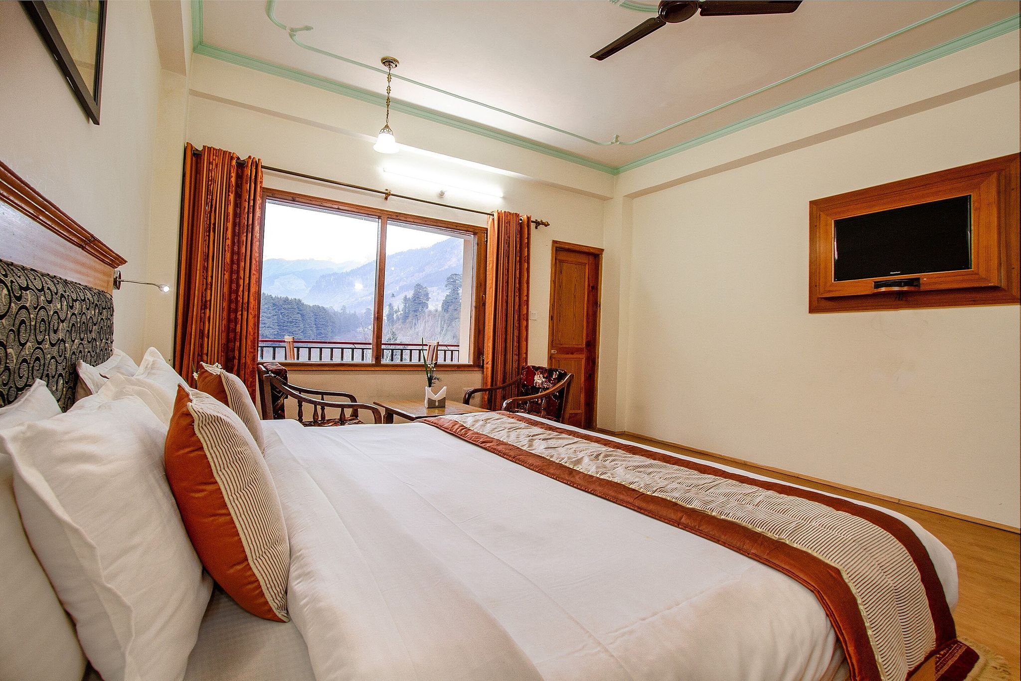 Deluxe Room with Private Balcony