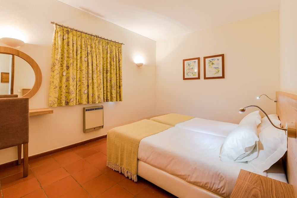 Pinhal da Marina Apartamentos Turisticos Apartment, 1 Bedroom, Pool View 3