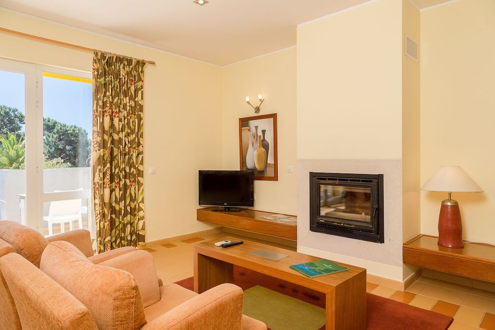 Pinhal da Marina Apartamentos Turisticos Apartment, 1 Bedroom, Pool View 8