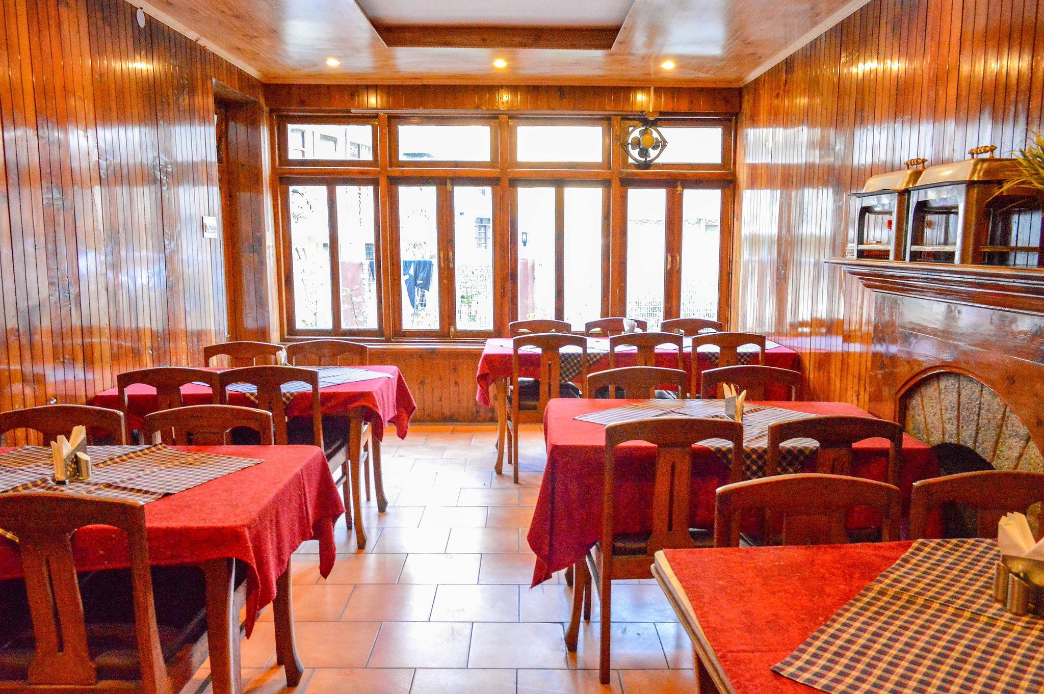 Food & Dining