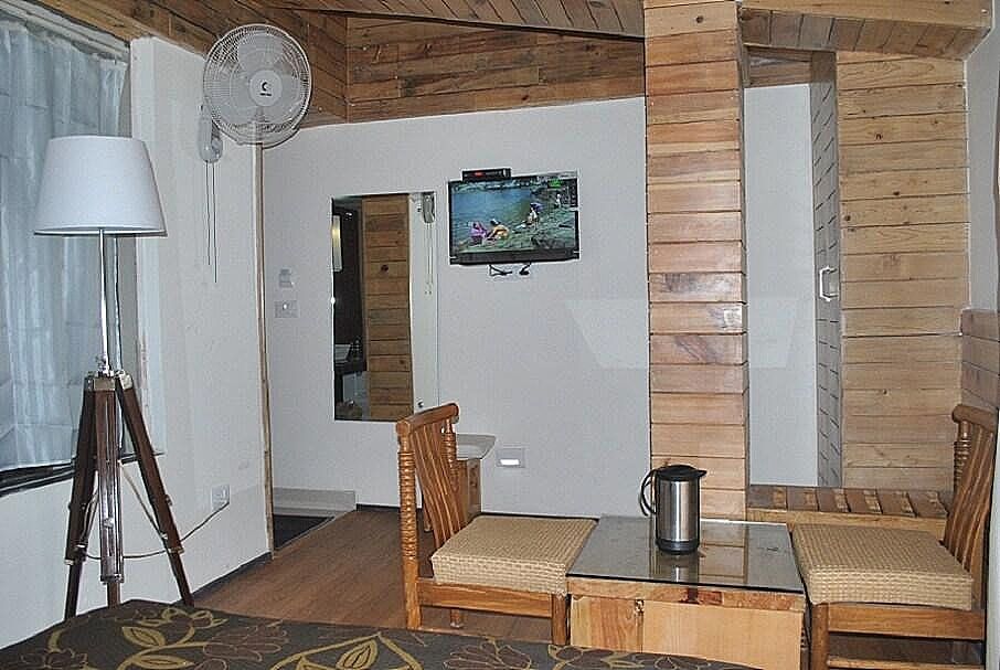 Swiss Wood Hotel Deluxe Room 7