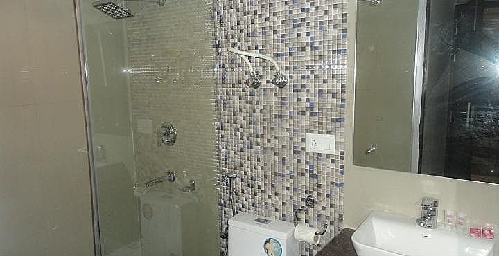 Swiss Wood Hotel Deluxe Room 6