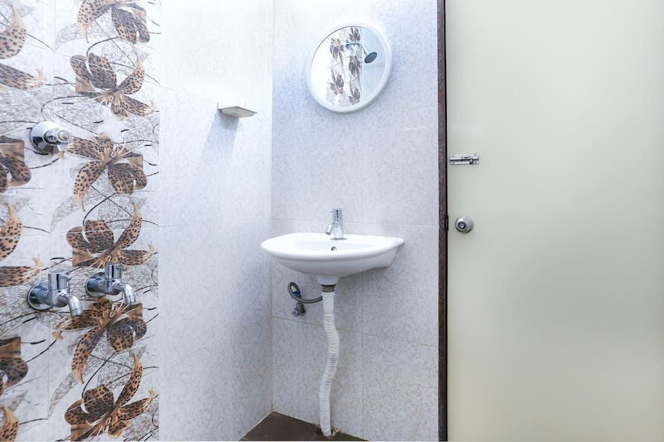 undefined Itsy By Treebo - Comforts Inn 8