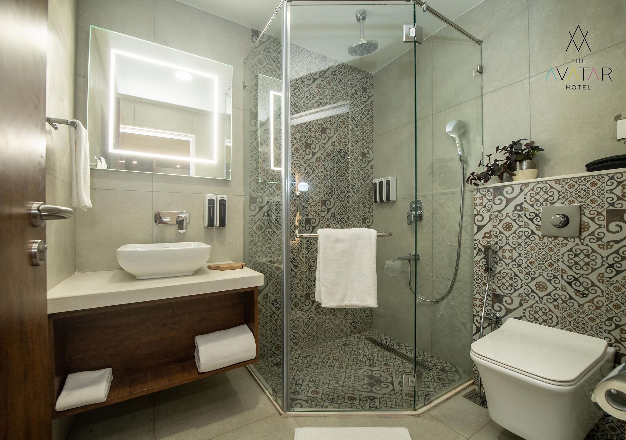 The Avatar Hotel & Convention Sunset Studio 5