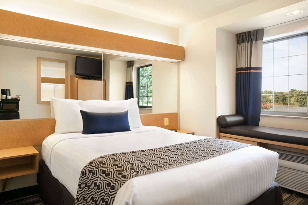 Room, 1 Queen Bed, Accessible, Non Smoking (Mobility Accessible)