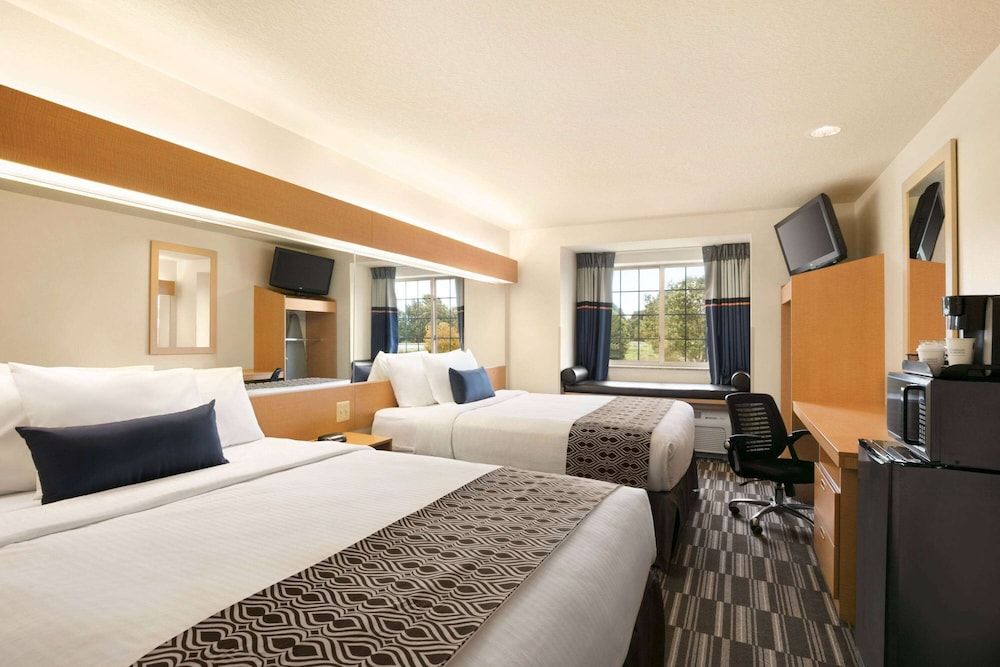 Room, 2 Queen Beds, Accessible, Non Smoking