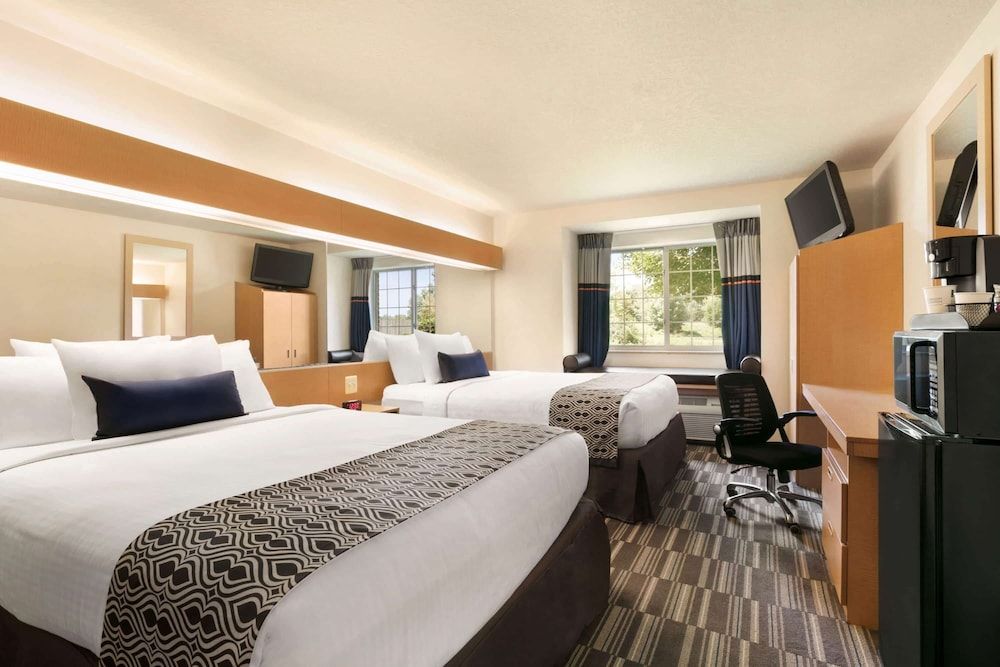 Room, 2 Queen Beds, Non Smoking