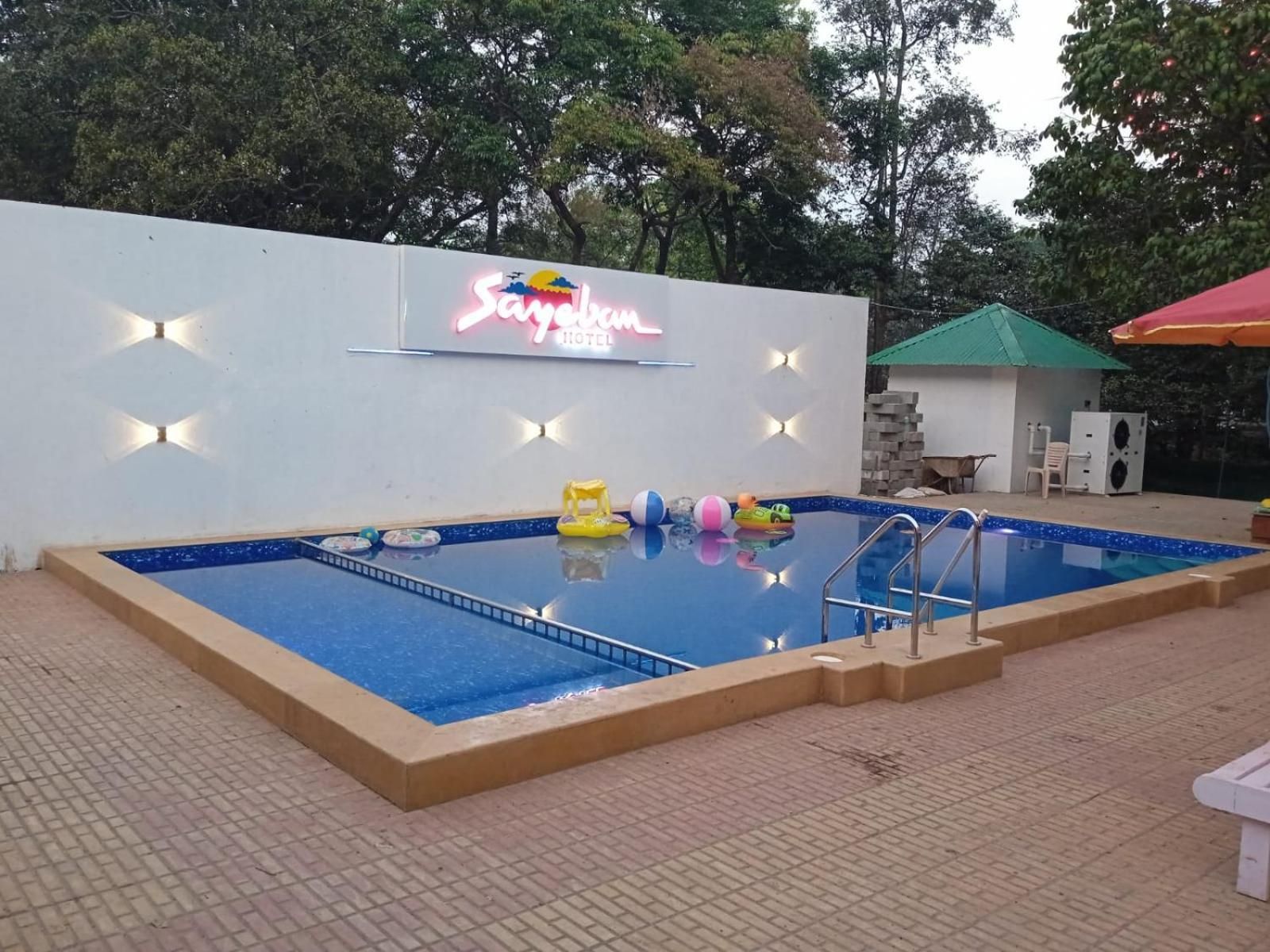 Swimming pool