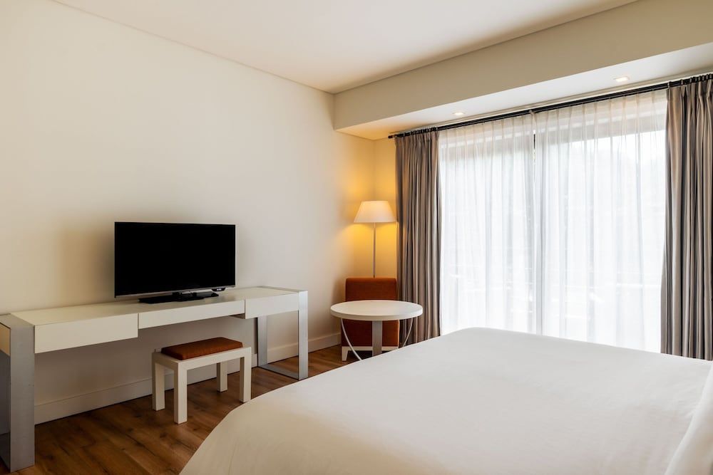 Premium Room, 1 Queen Bed, Non Smoking, Resort View