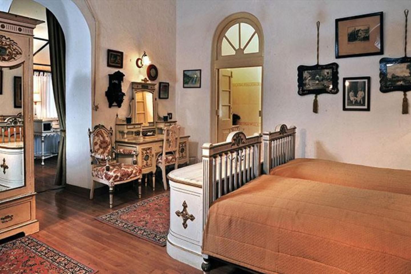 WelcomHeritage Connaught House Cottage Room 10