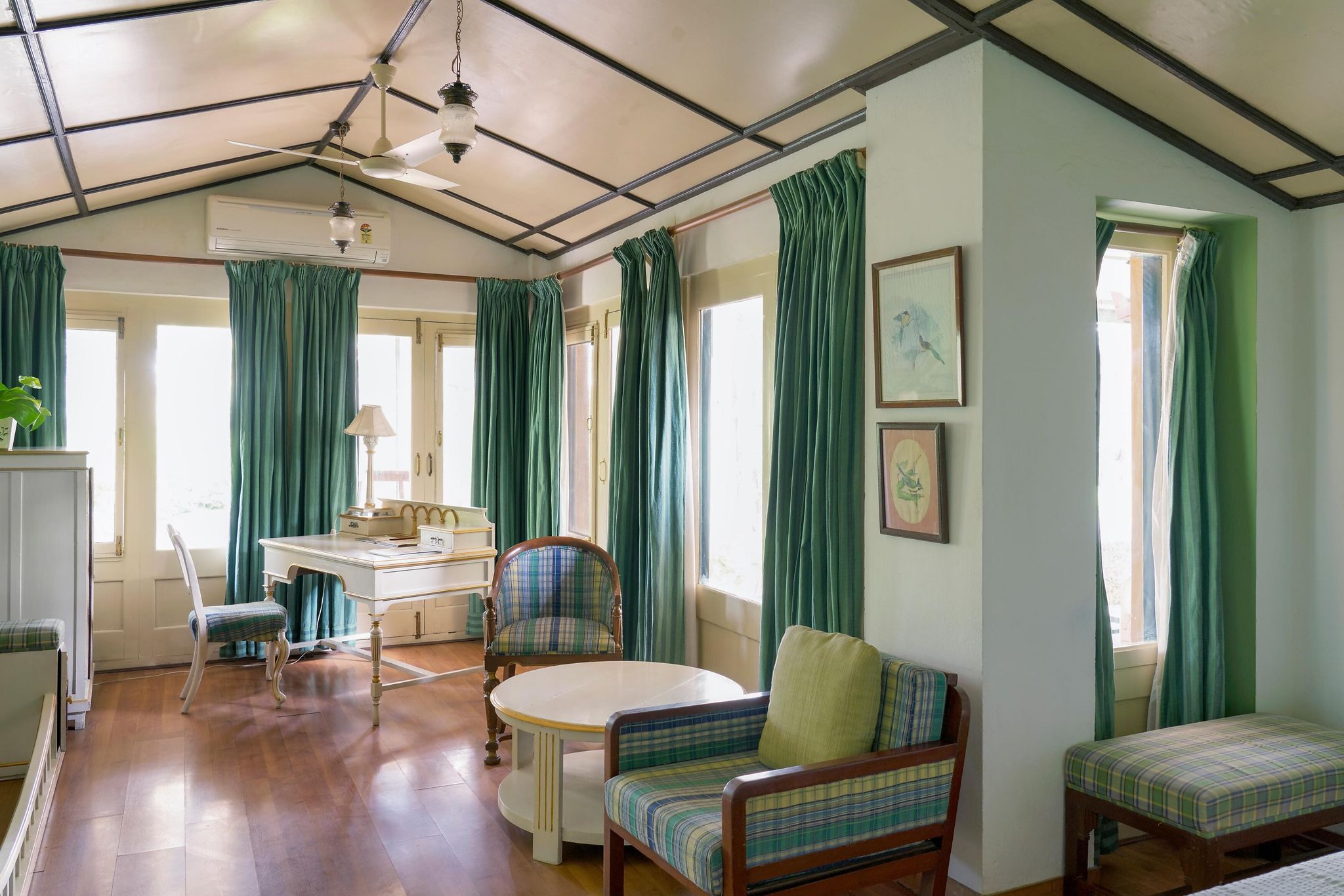 WelcomHeritage Connaught House Cottage Room 9