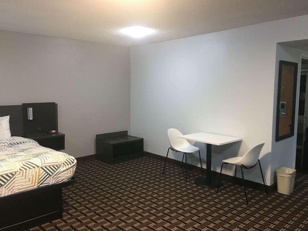 Studio 6 Suites Tupelo, MS - North