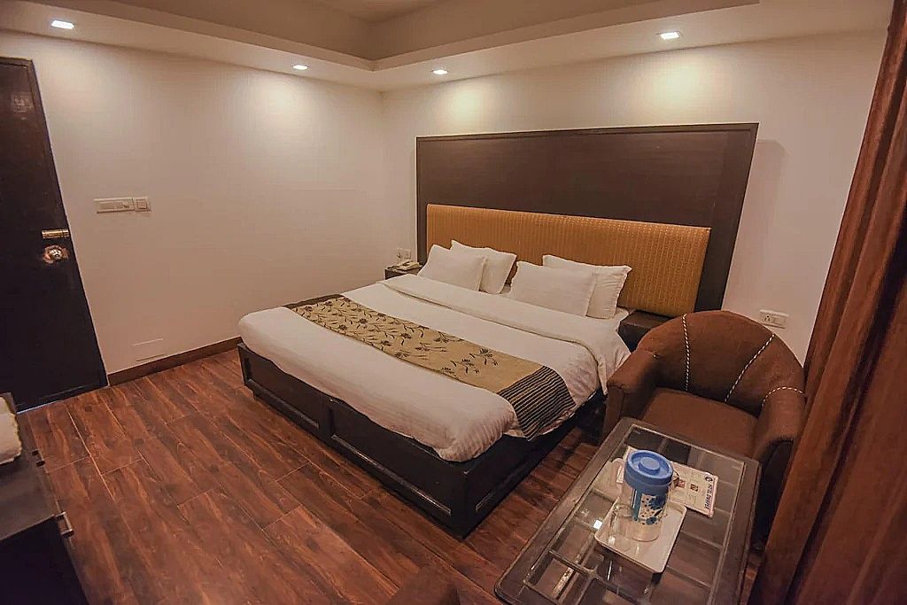 Deluxe Room ( With Window )