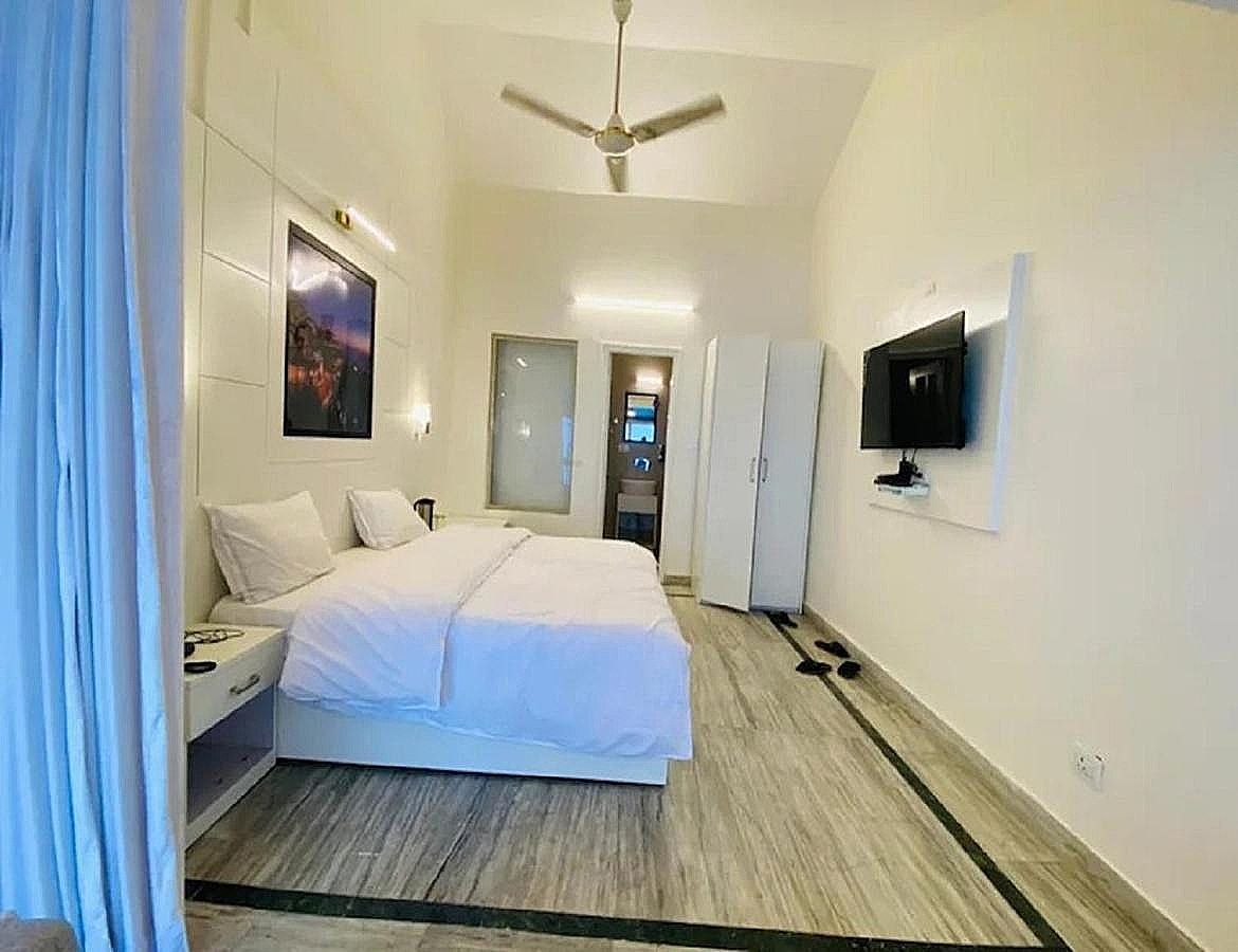 Deluxe Non View Room