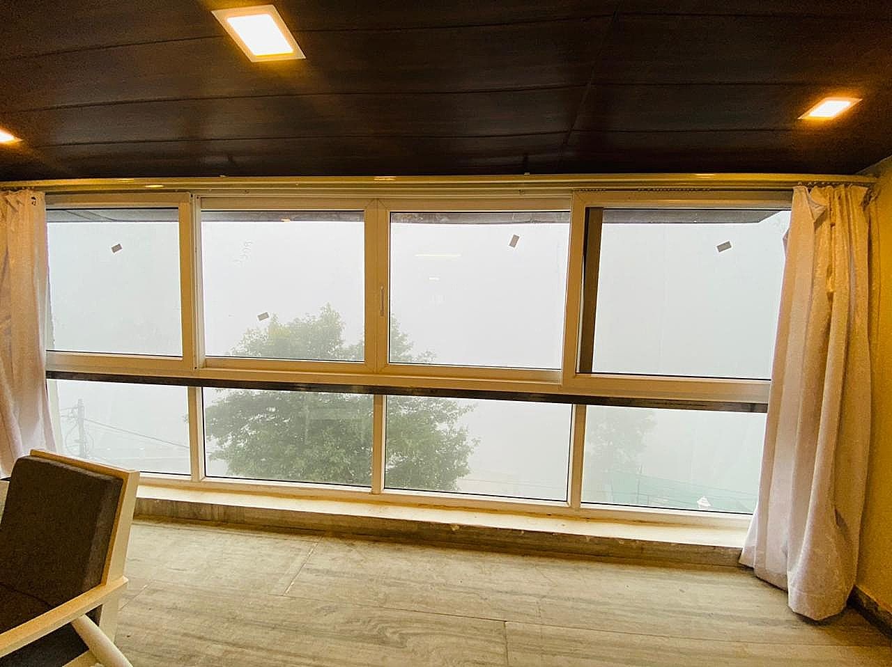 Valley View Room with Common Balcony