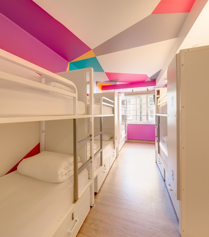 undefined Generator London 5