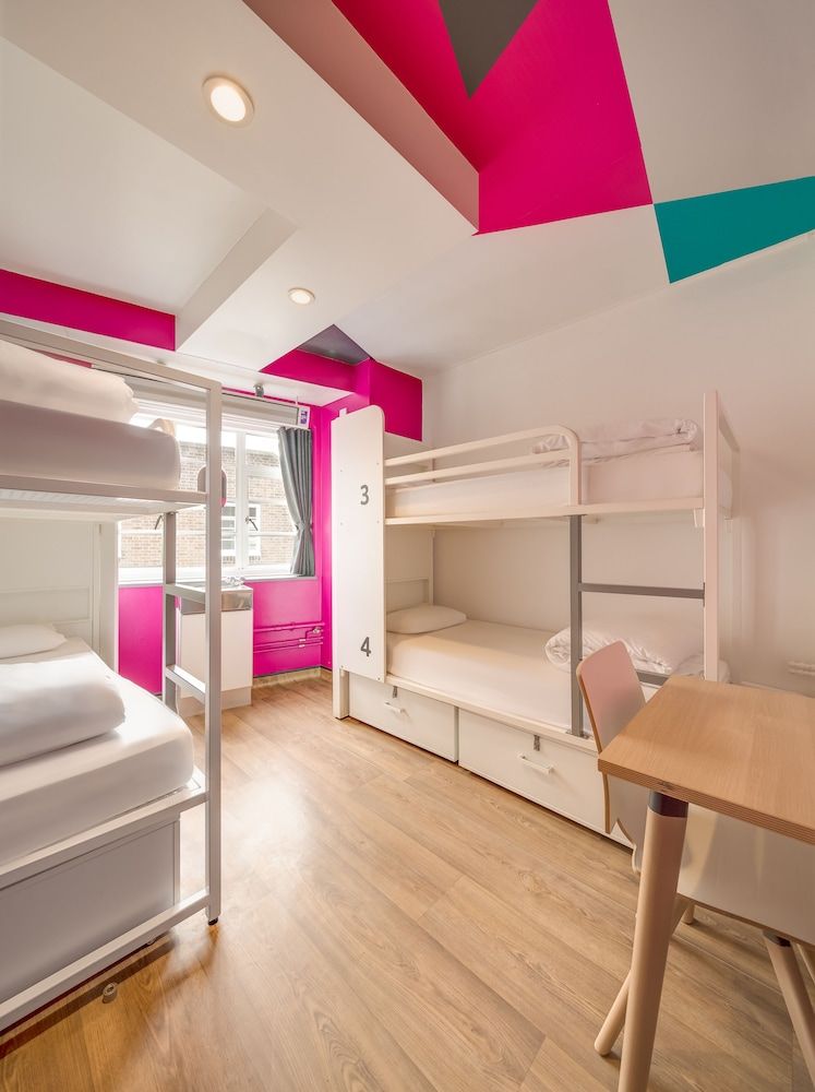 undefined Generator London 9