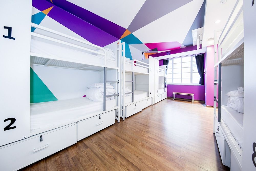 undefined Generator London 6